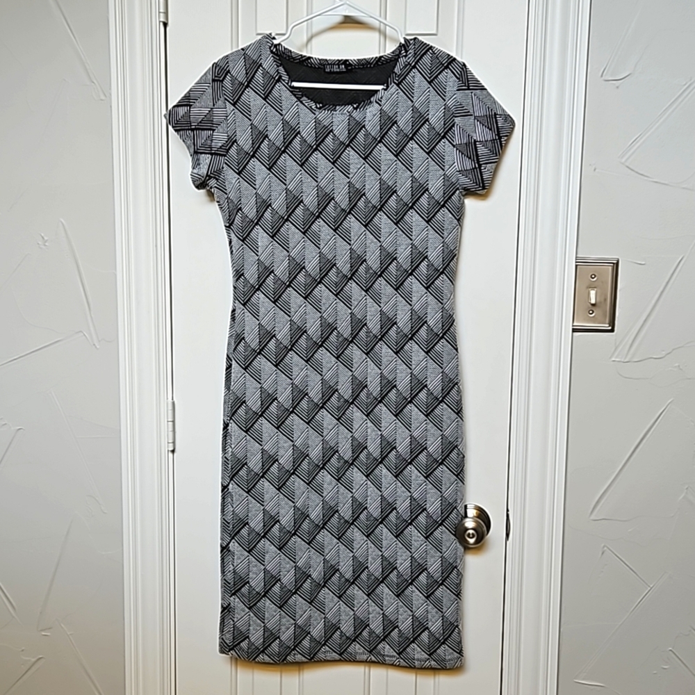 EUC Cotton On Black and White Bodycon Geometric Print Midi Short Sleeve Dress Lg